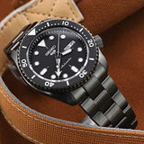 Seiko 5 Sports Automatik Herrenuhr mit Edelstahlarmband