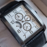 MOMENTUS Y237G-01AG Herrenuhr – Multifunktional, Rechteckig & Elegant