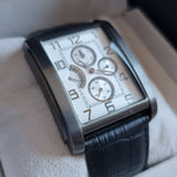 MOMENTUS Y237G-01AG Herrenuhr – Multifunktional, Rechteckig & Elegant