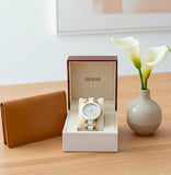 GUESS Damenarmbanduhr W0344L1 – Leopard Look in Gold/Silber/Weiß – Neu